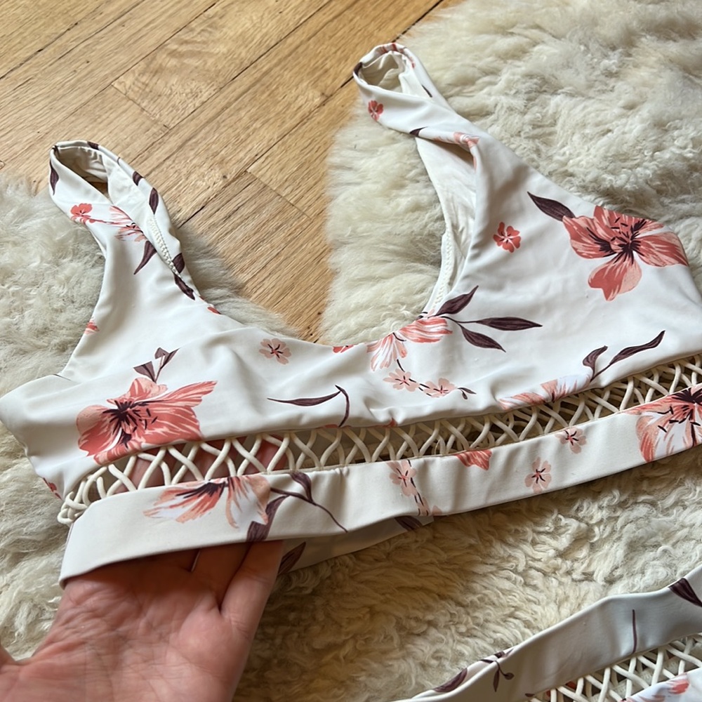 Bikini. - Picture 2 of 3